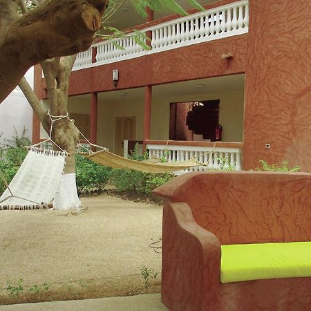 Le Lion Dort Hotel Somone Luaran gambar
