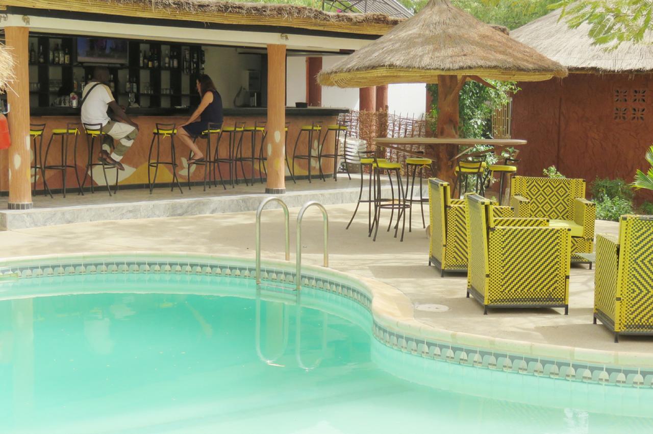 Le Lion Dort Hotel Somone Luaran gambar