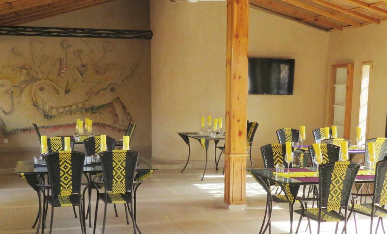 Le Lion Dort Hotel Somone Luaran gambar