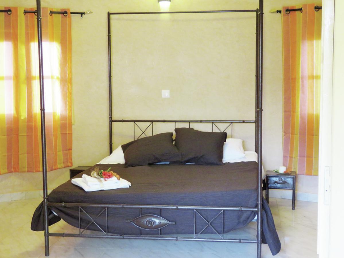 Le Lion Dort Hotel Somone Luaran gambar